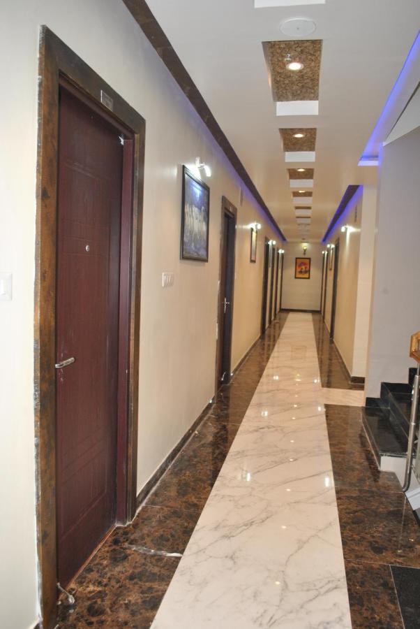 Hotel Mantra Regency Gaya Exterior photo